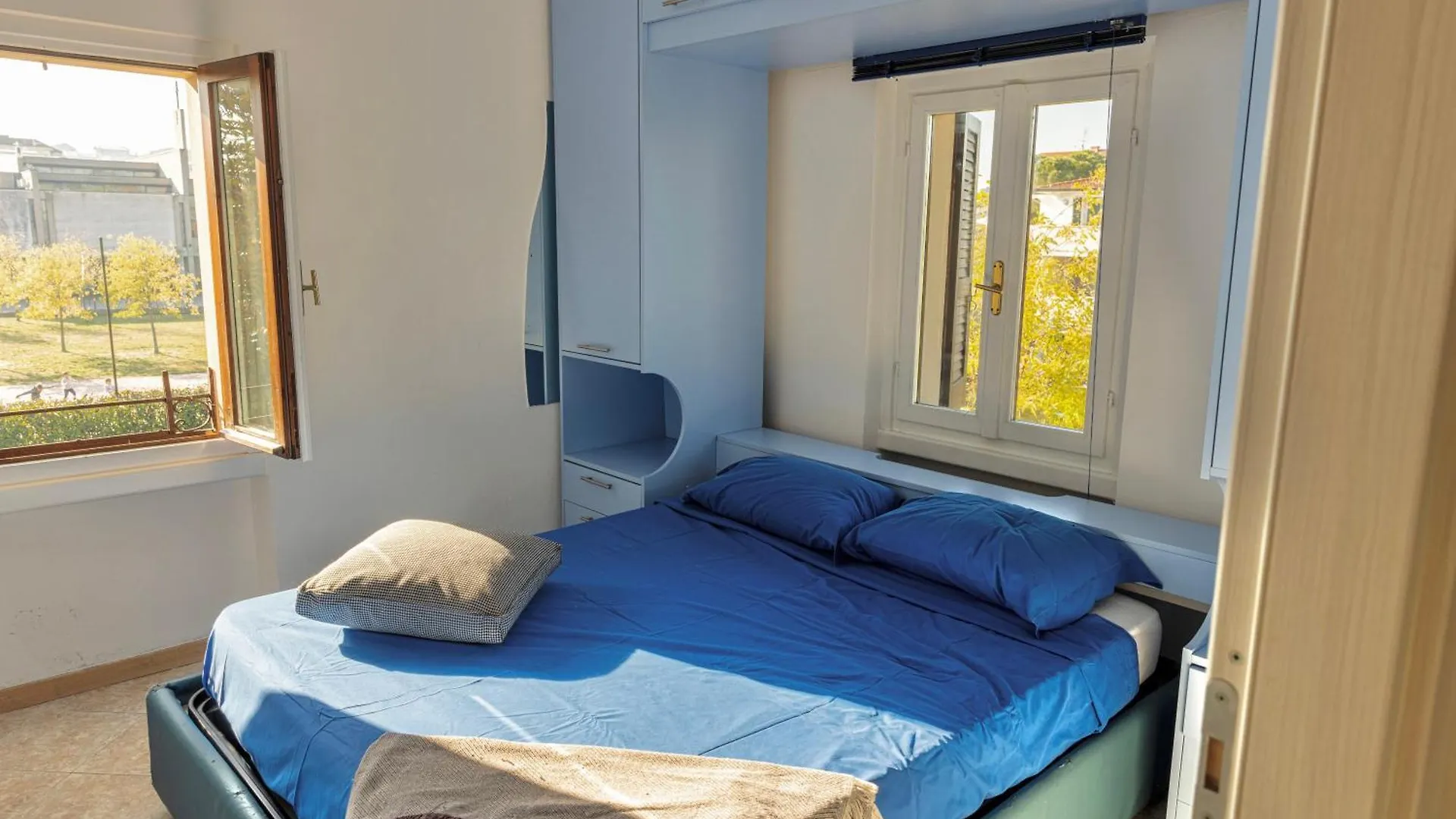 Lago Di Garda A 50 Metri La Casa Di Pamela Desenzano del Garda 0*,  Italy