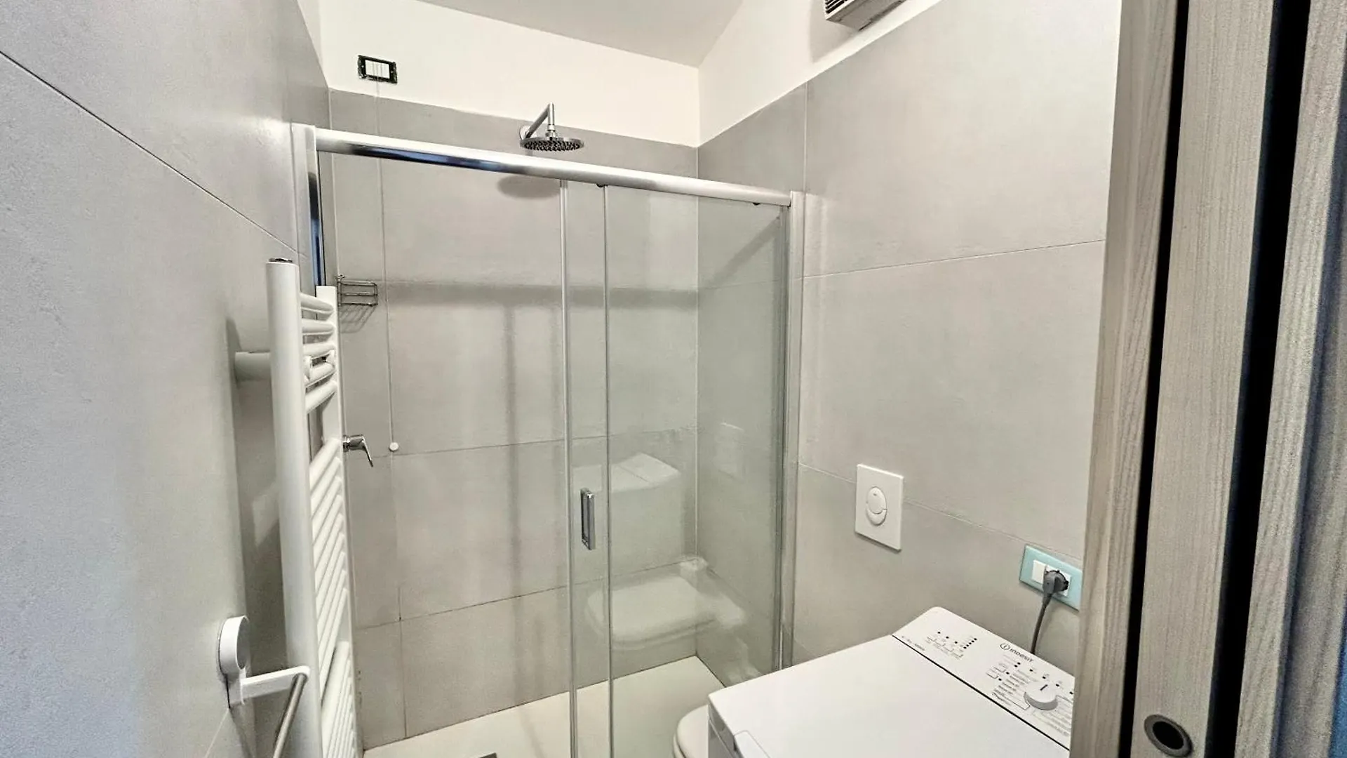 Lago Di Garda A 50 Metri La Casa Di Pamela Desenzano del Garda Italy